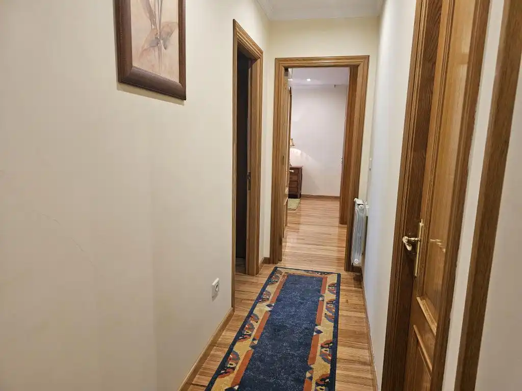 Piso en venta en Boiro con Calefacción, Parquet y Trastero