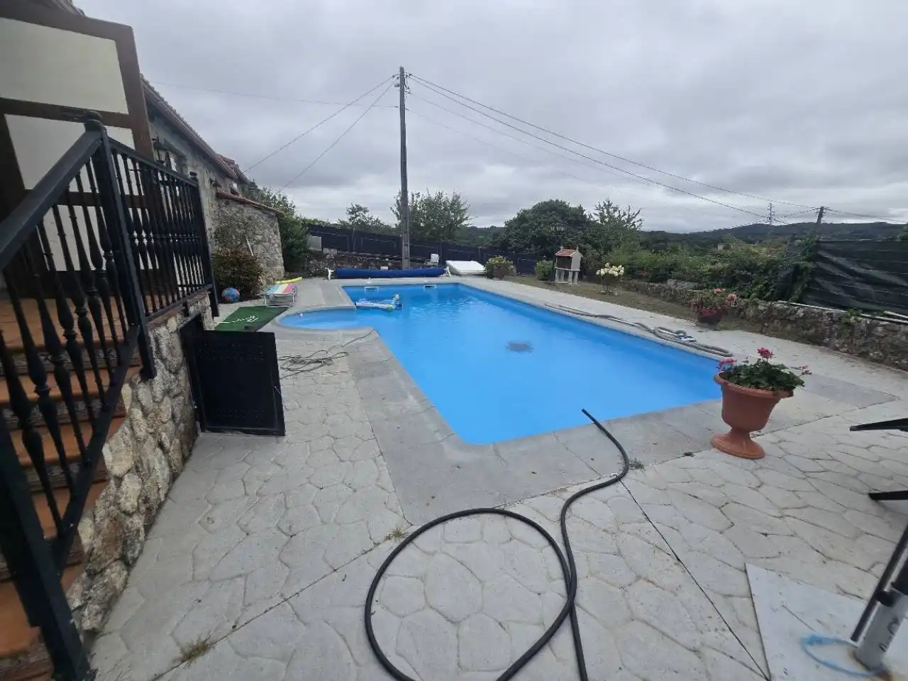 Schwimmbecken von Haus oder Chalet zum Verkauf in O Saviñao  mit Heizung, Privatgarten und Terrasse