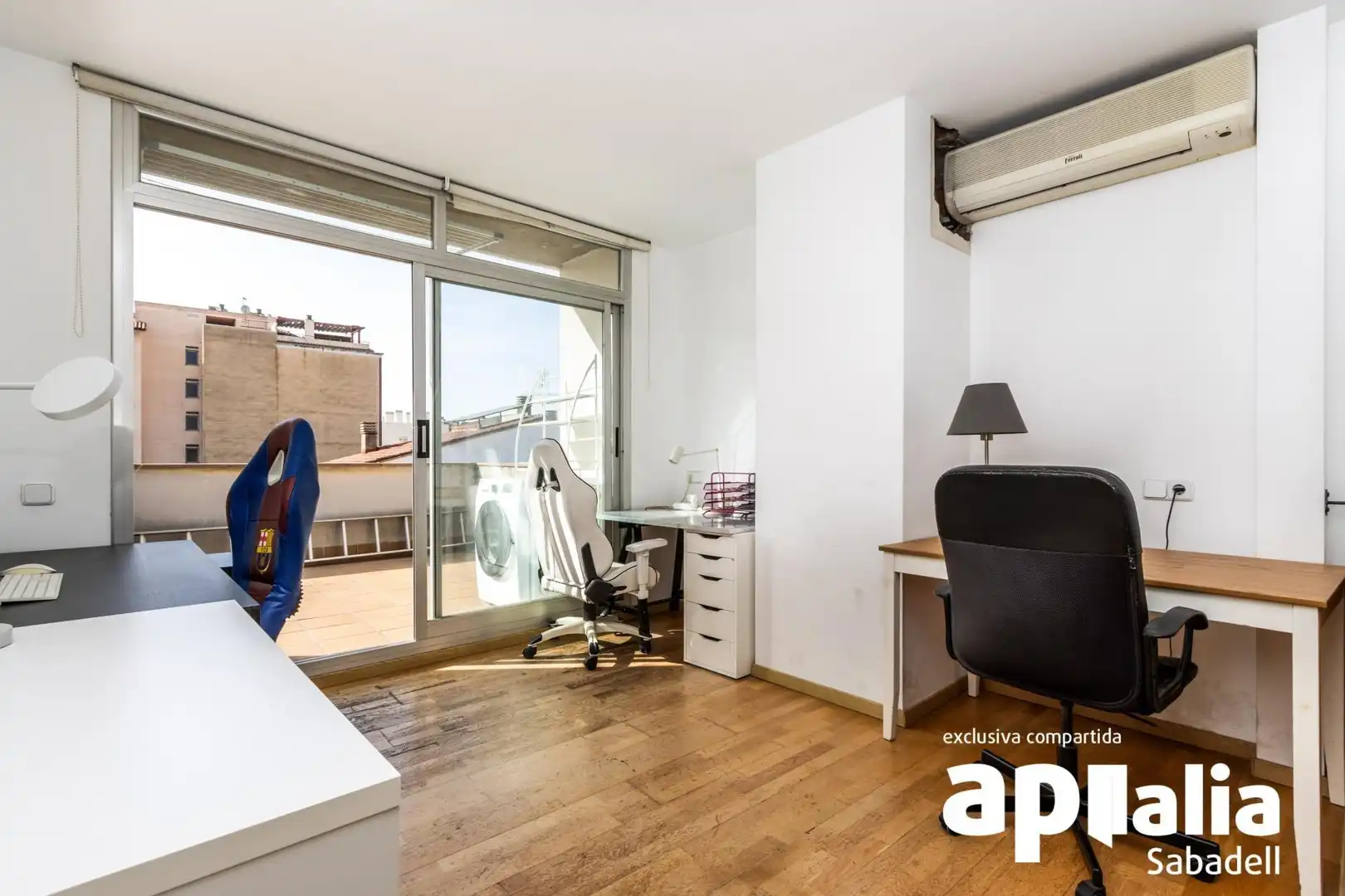 Houses for sale in Sabadell  with Air Conditioner, Heating and Parquet flooring