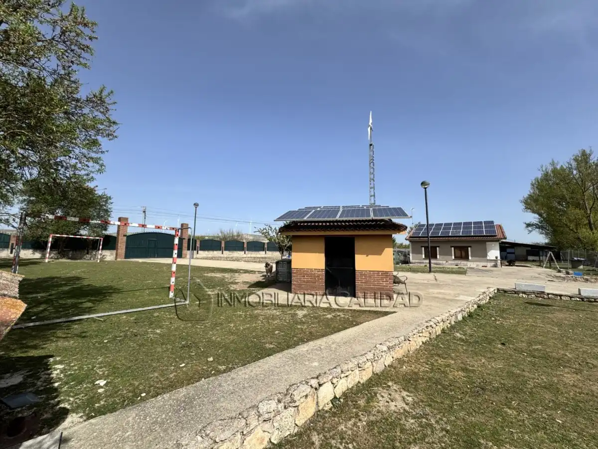 Vista exterior de Casa o chalet en venta en Burgos con Calefacción