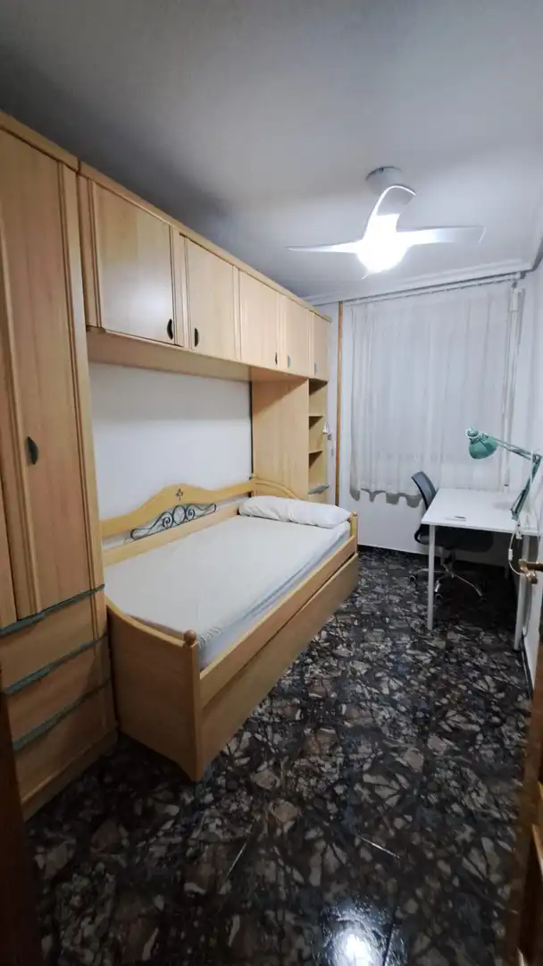 Schlafzimmer von Wohnung zur Miete in Murcia mit Heizung, Abstellraum und Möbliert