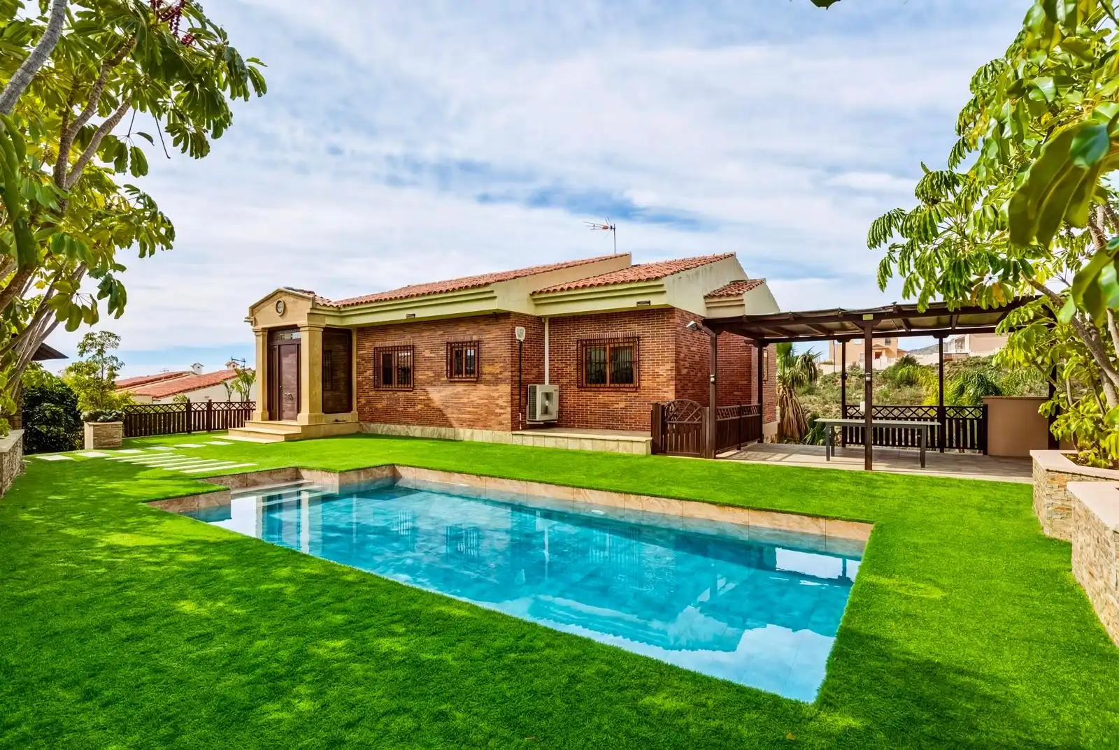 Casa con piscina in vendita a Coloma