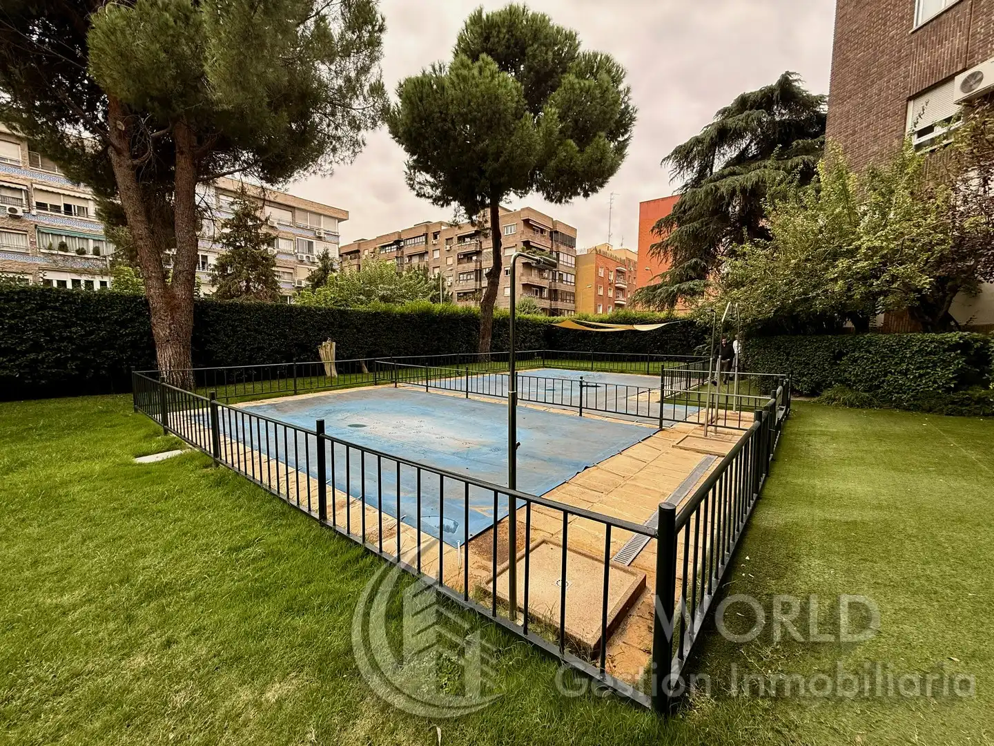 Flat with terrace for sale in Retiro