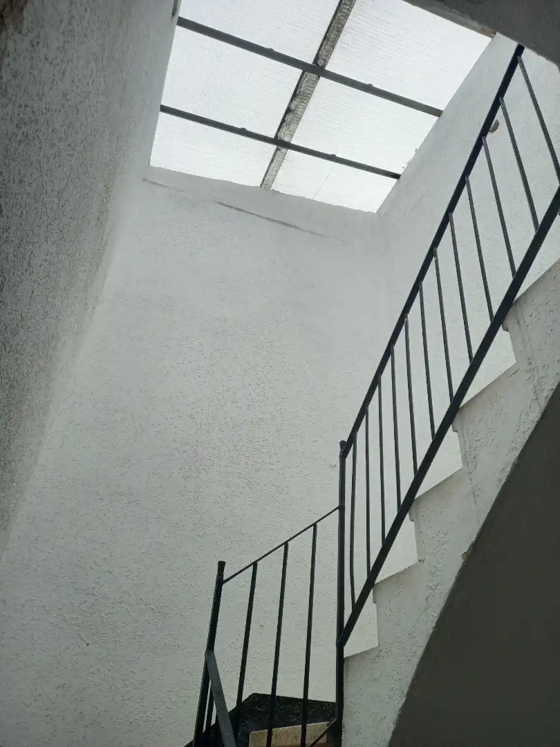 Vista exterior de Piso en venta en Barcelona con Amueblado, Balcón y Alarma