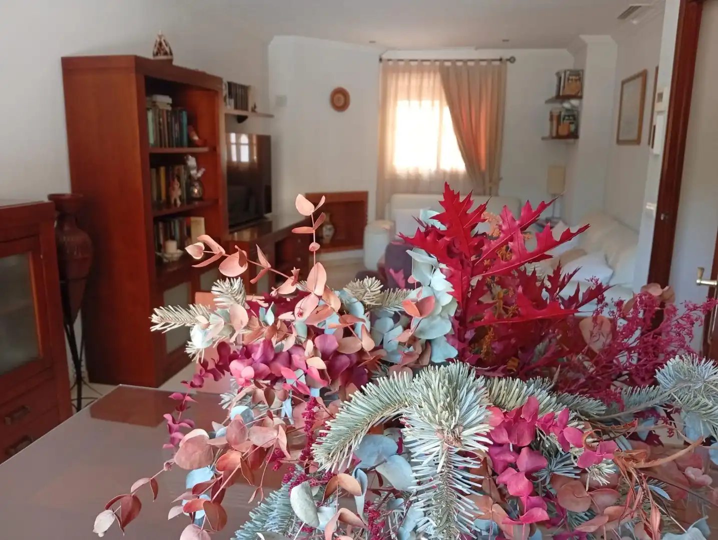 Sala de estar de Casa adosada en venta en Alcalá de Guadaira con Aire acondicionado, Calefacción y Terraza