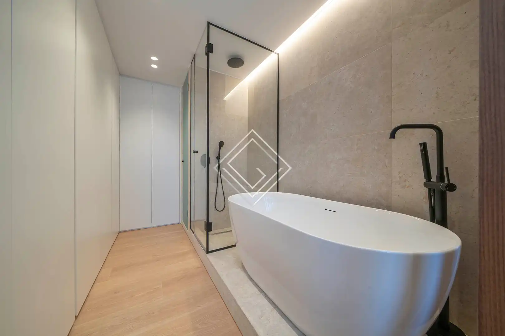 Badezimmer von Wohnung zum Verkauf in Madrid mit Klimaanlage, Heizung und Terrasse