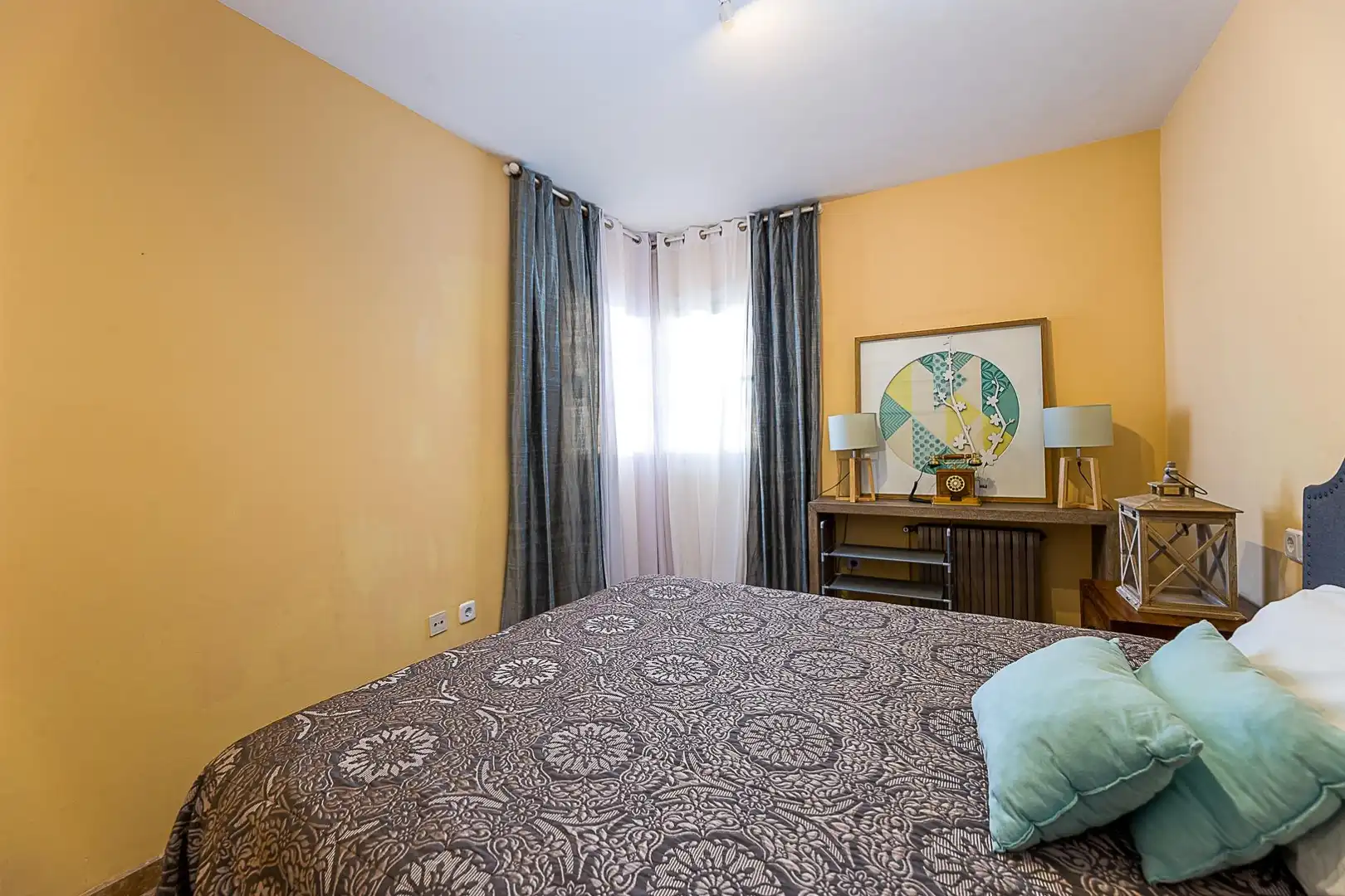 Habitación de Casa adosada en venta en Calvià con Aire acondicionado, Calefacción y Jardín privado