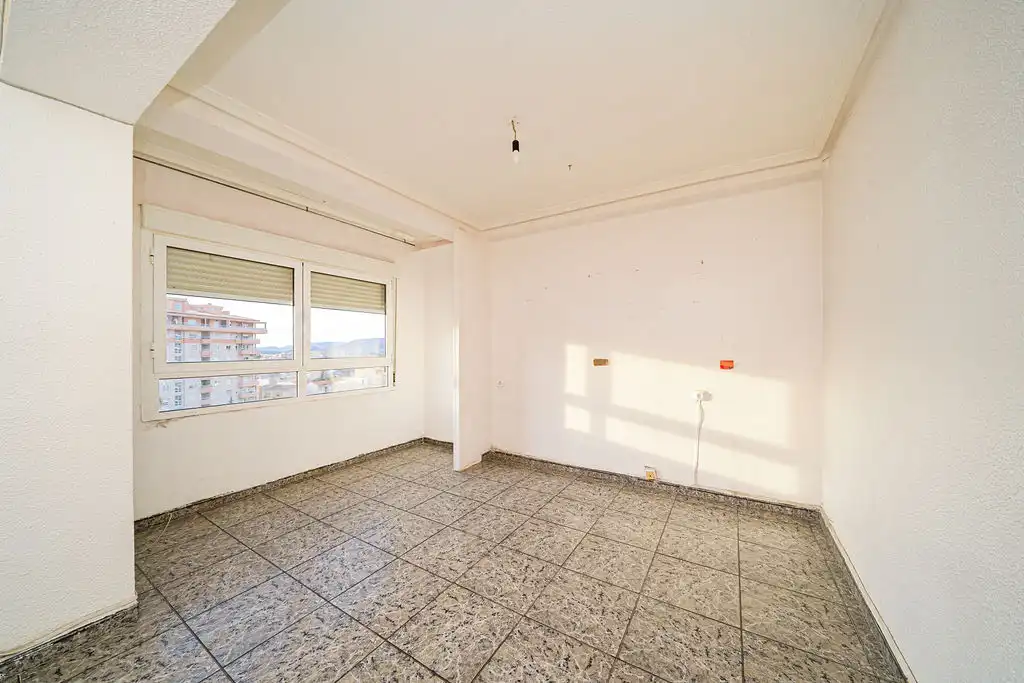 Piso en venta en C/ Río Bidasoa , San Crispín - Huerta Nueva-Estación