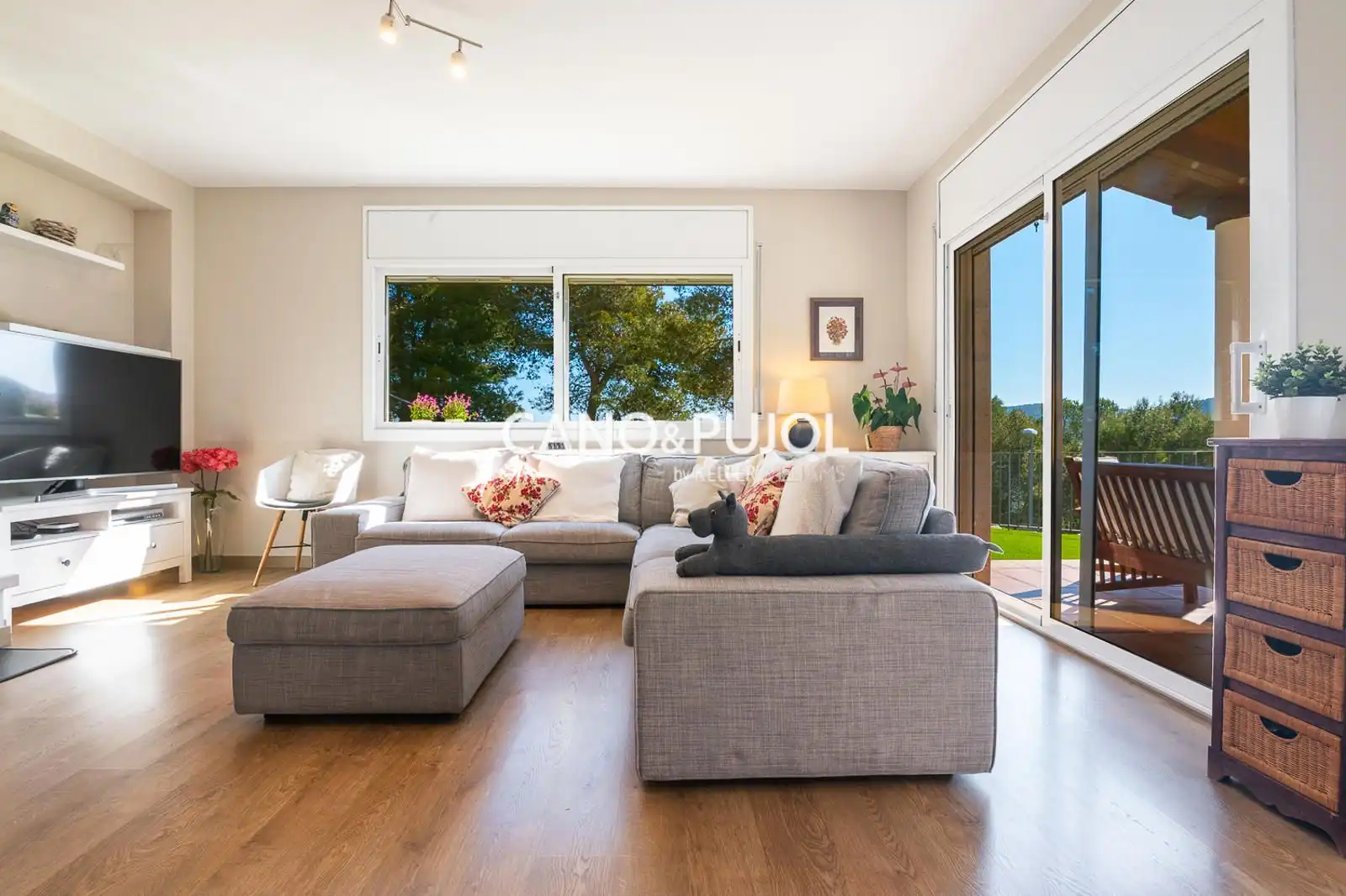 Sala de estar de Casa o chalet en venta en Corbera de Llobregat con Calefacción, Terraza y Trastero