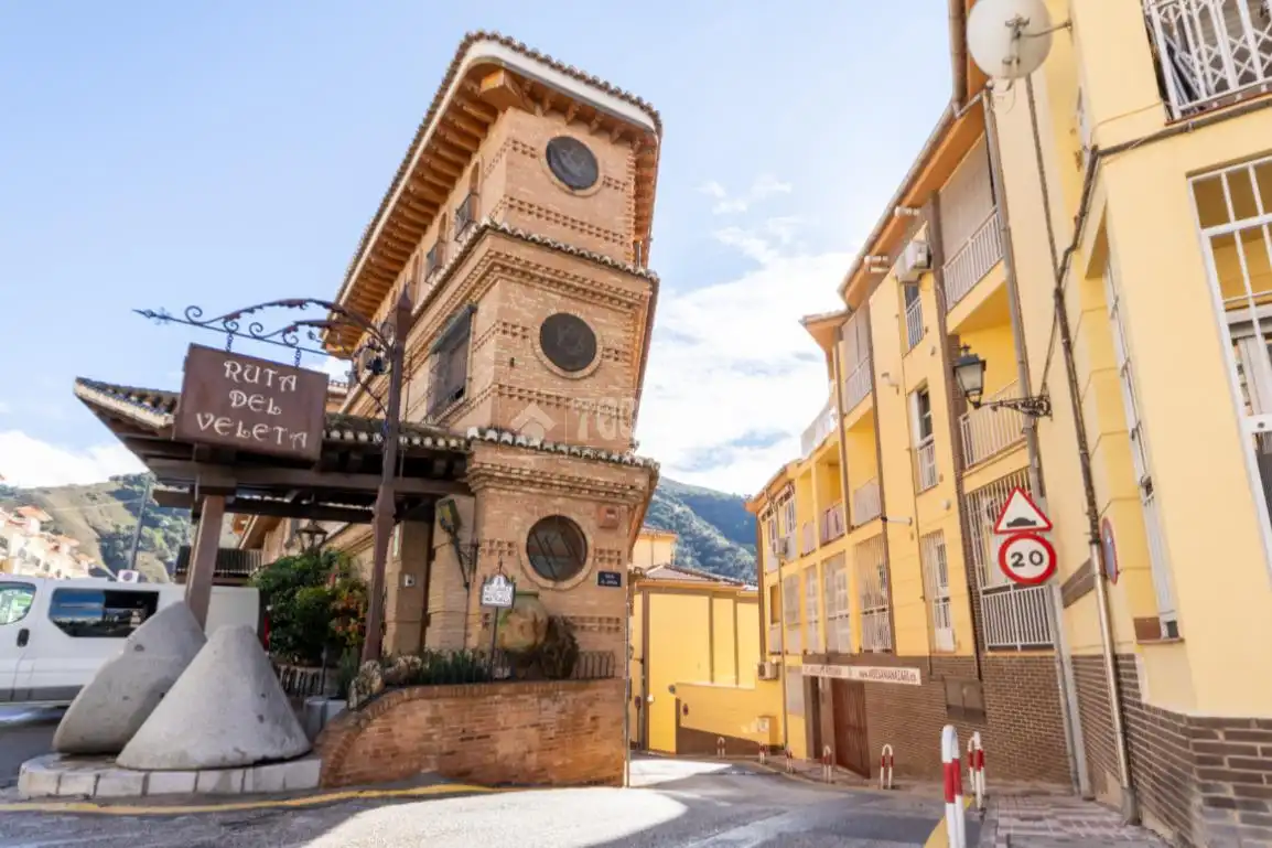 Vista exterior de Pis en venda en Cenes de la Vega amb Piscina comunitària