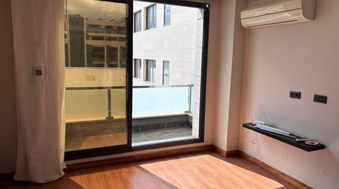 Foto 2 de Dúplex de alquiler en C. de Miguel Yuste, Simancas, Madrid Capital