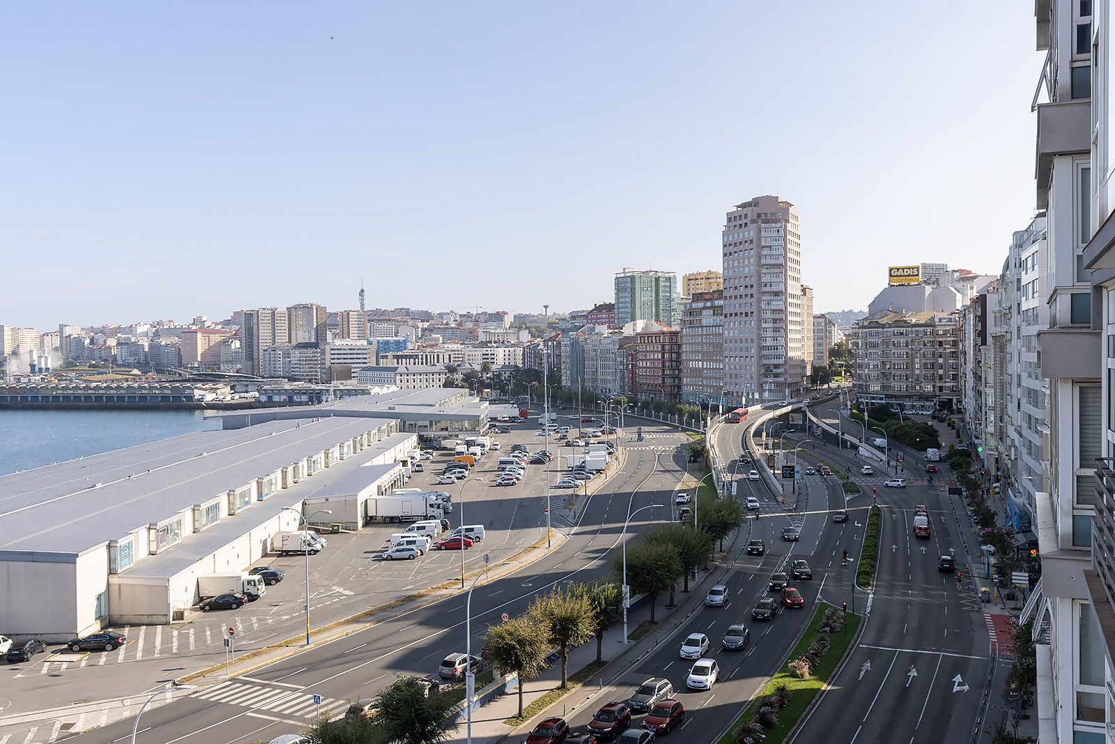Vista exterior de Piso en venta en A Coruña Capital  con Calefacción, Parquet y Trastero