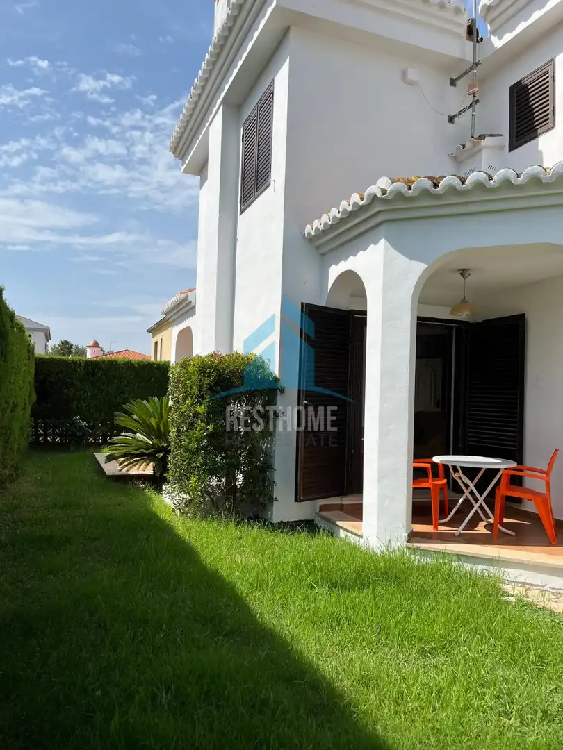 Vista exterior de Casa adosada en venda en Sueca amb Jardí privat, Terrassa i Traster