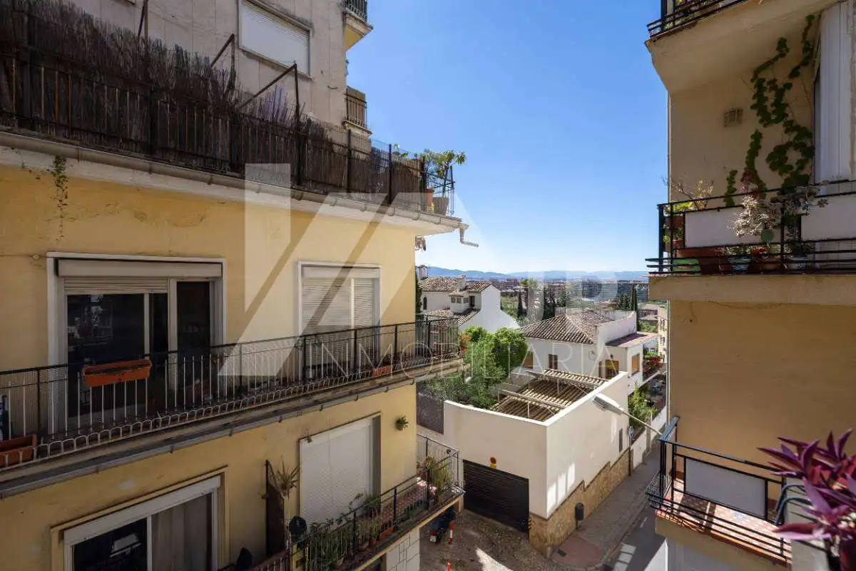 Außenansicht von Wohnung zum Verkauf in Granada mit Klimaanlage, Heizung und Terrasse