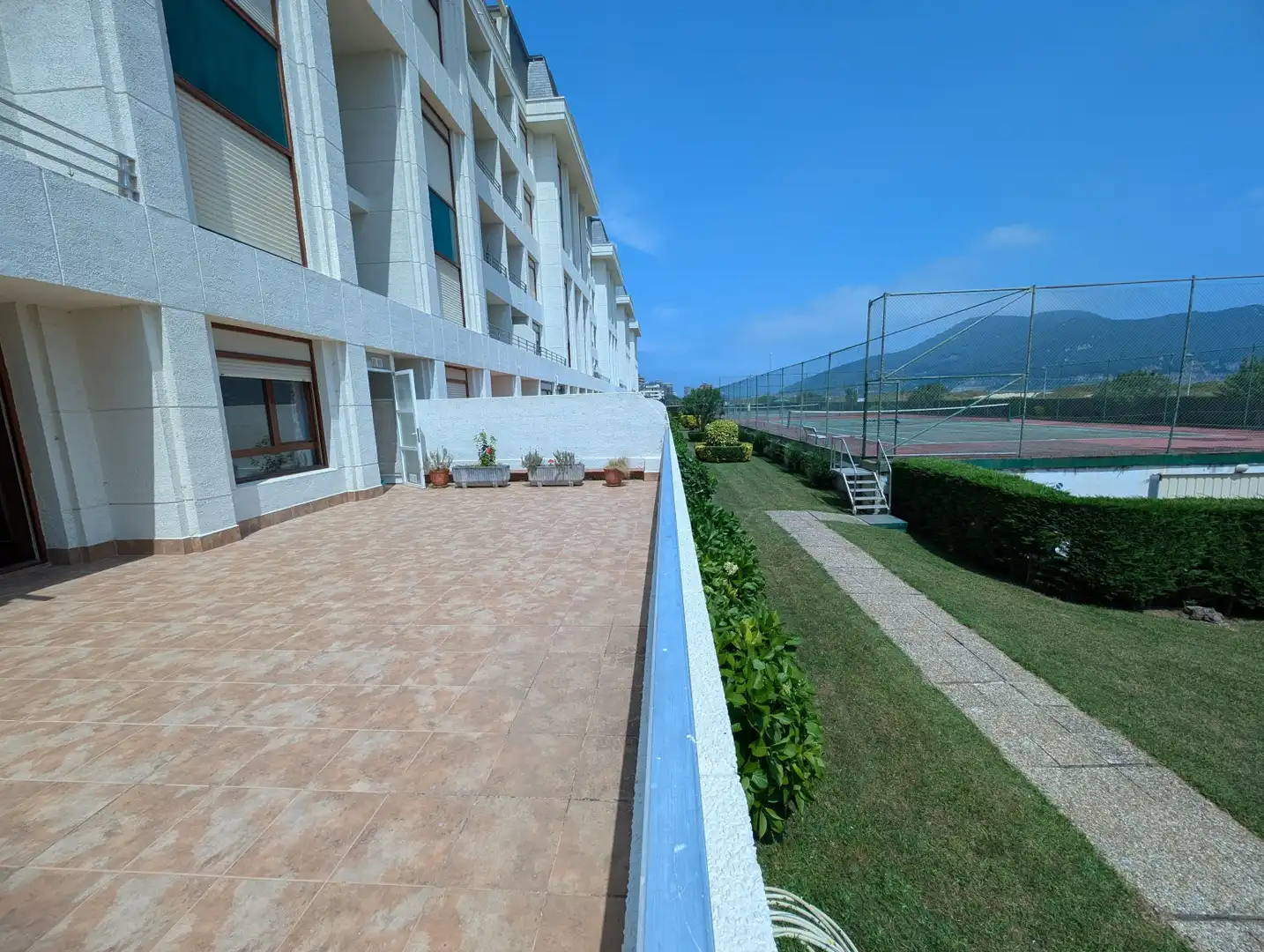 Flat for sale in Laredo - CALLE ENRIQUE MOWINCKEL- RCIA AMANECER, 84, Zona Playa