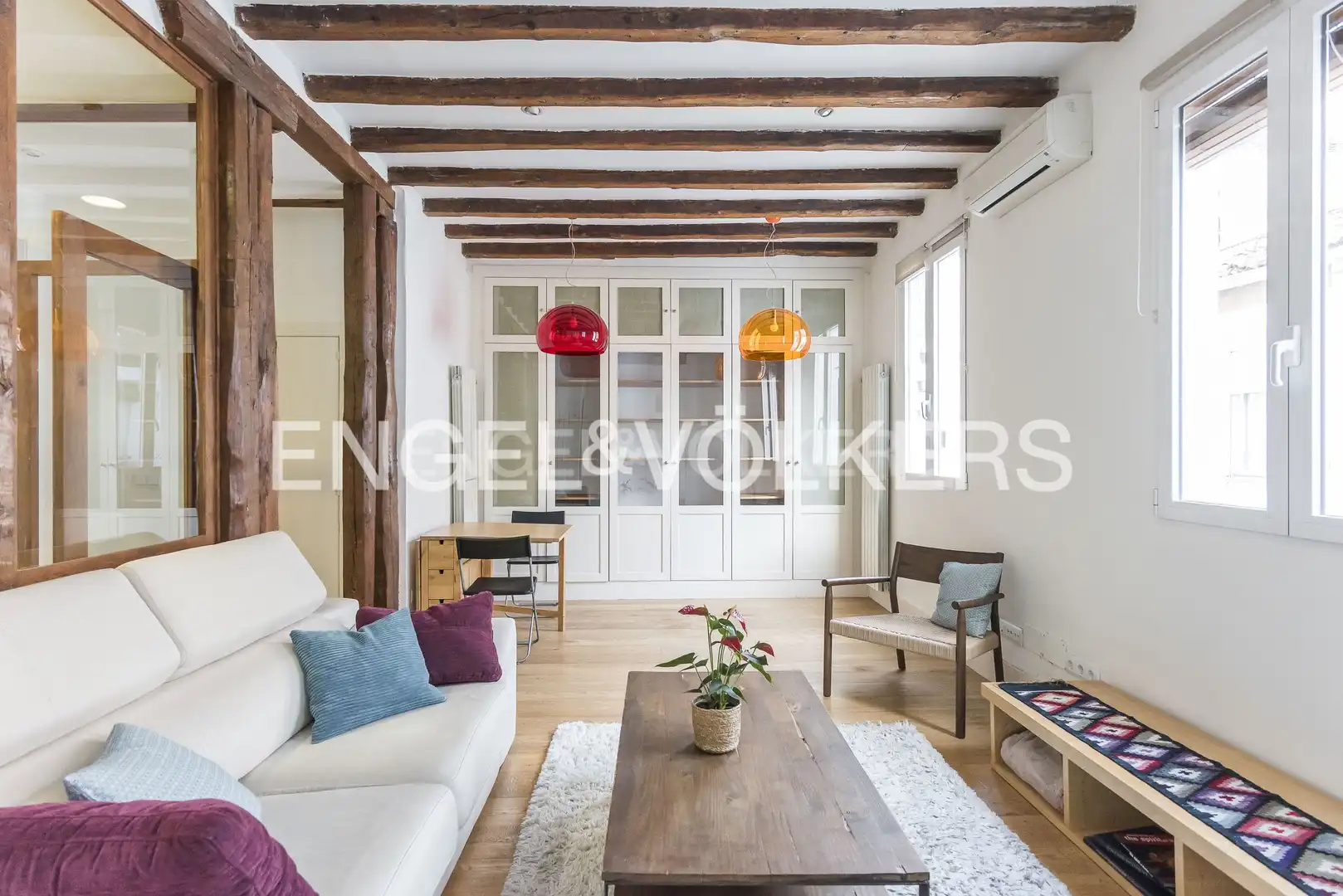 Living room of Attic for rent in Madrid  with Air Conditioner, Heating and Parquet flooring