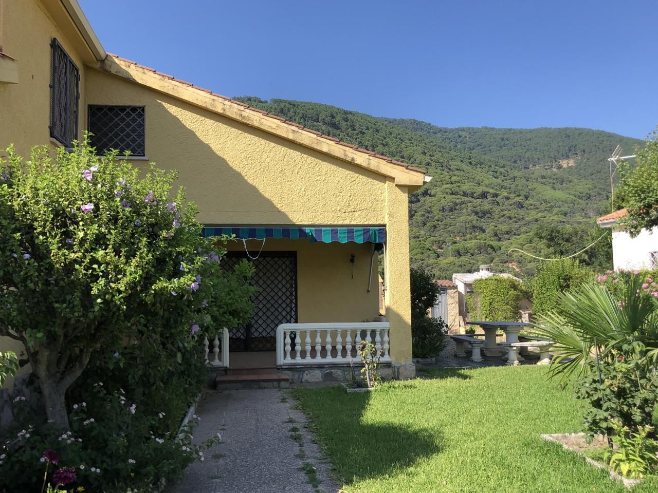Jardín de Casa adosada en venta en La Adrada  con Aire acondicionado, Calefacción y Jardín privado