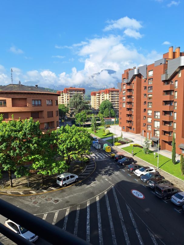 Vista exterior de Pis en venda en Durango amb Calefacció i Moblat