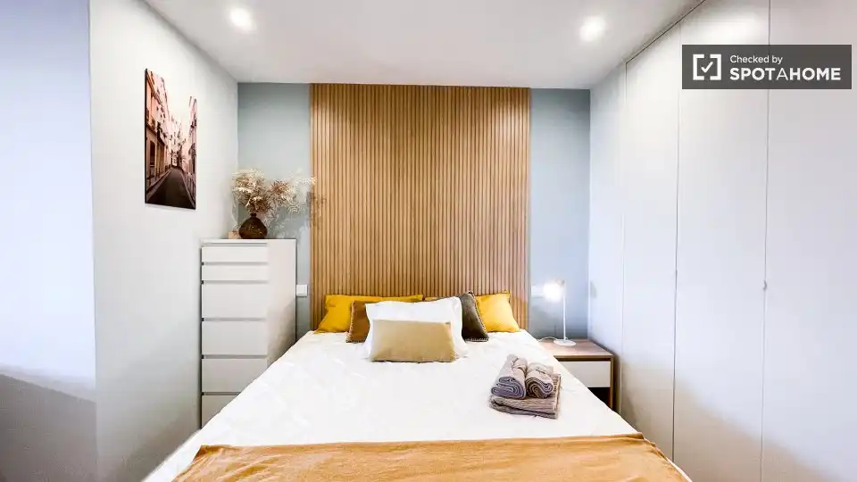 Bedroom of Flat for rent in Madrid  with Air Conditioner, Heating and Furnished
