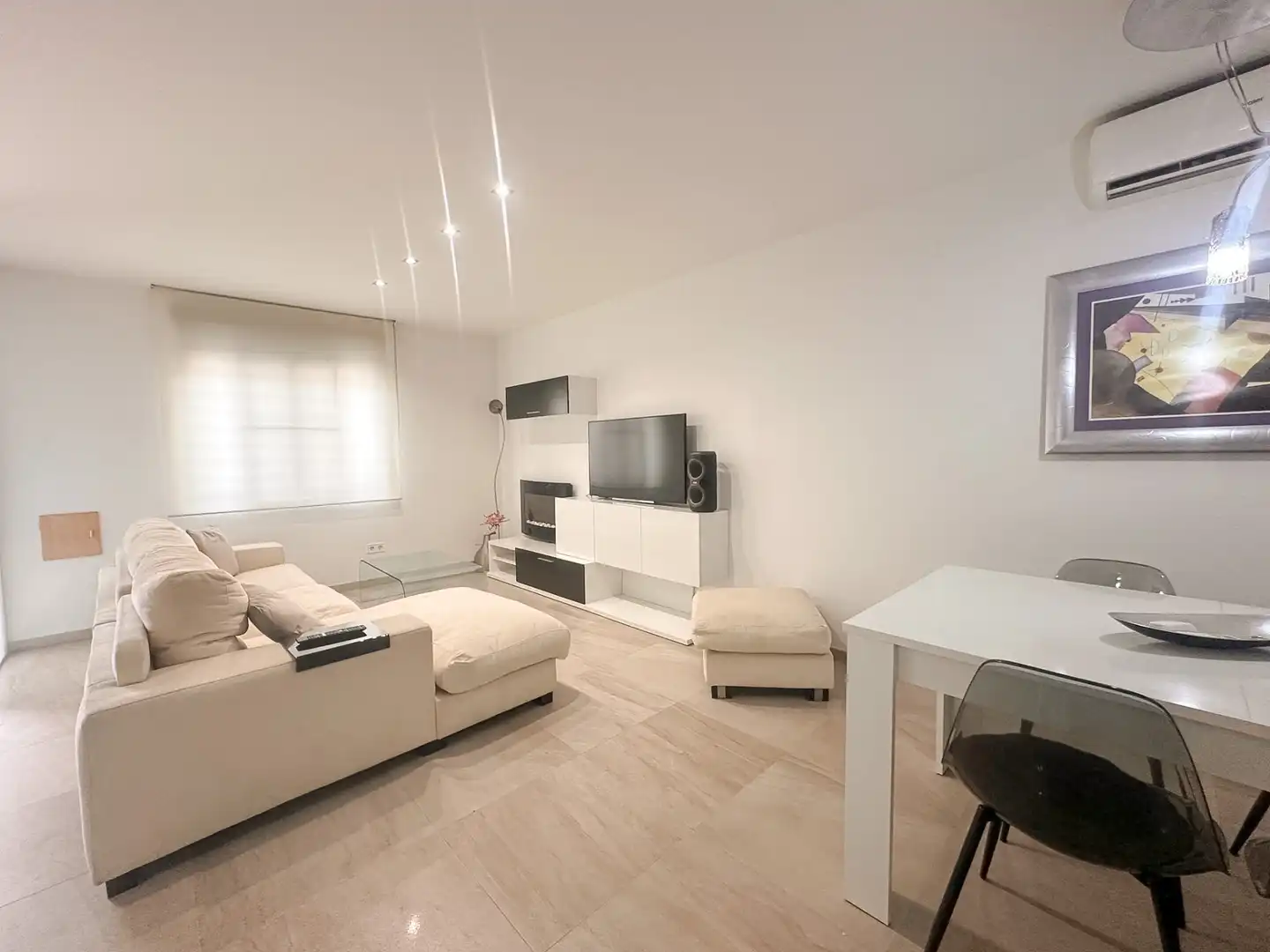 Sala d'estar de Casa o xalet en venda en Castellón de la Plana / Castelló de la Plana amb Aire condicionat, Terrassa i Traster