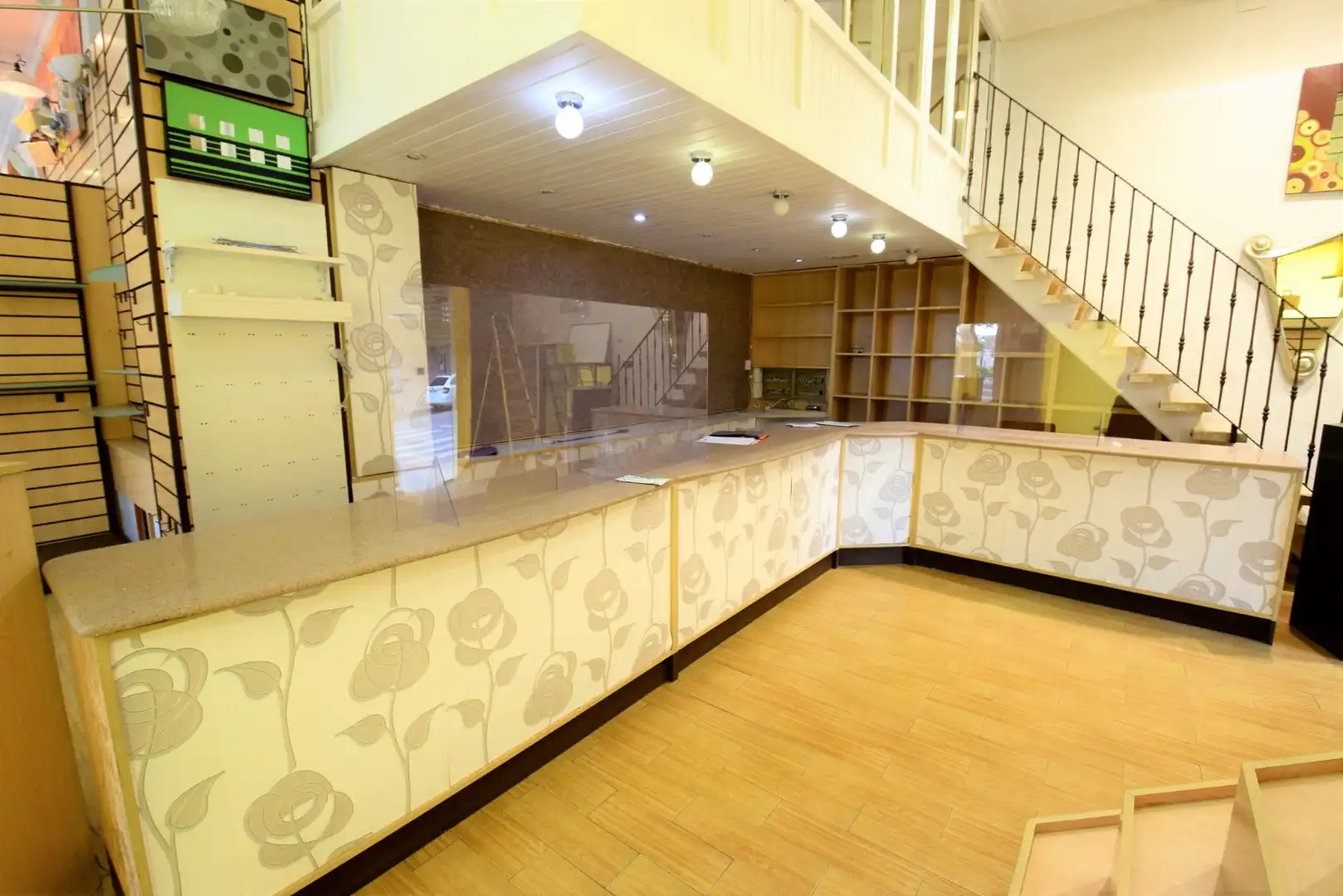 Local comercial en venta en Pueblo, imagen 3