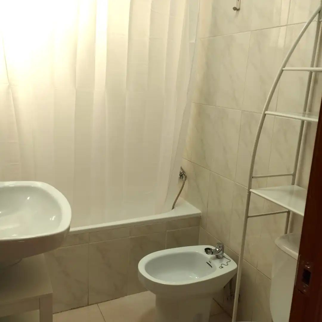 Baño de Dúplex de alquiler en Murcia con Aire acondicionado, Terraza y Trastero