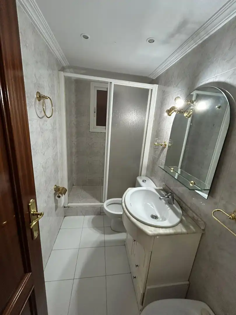 Bathroom of Flat for sale in Sevilla