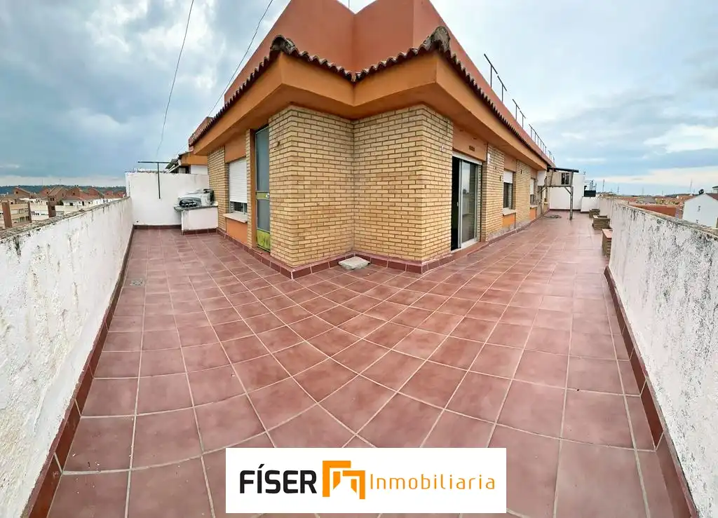 Vista exterior de Ático en venta en Zafra con Terraza y Trastero