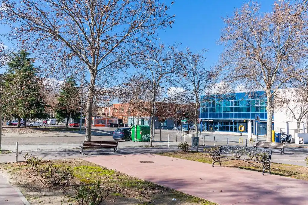 Edificio en venta en PRIMAVERA / AV. DE LAS ESTACIONES, Polígono de las Monjas