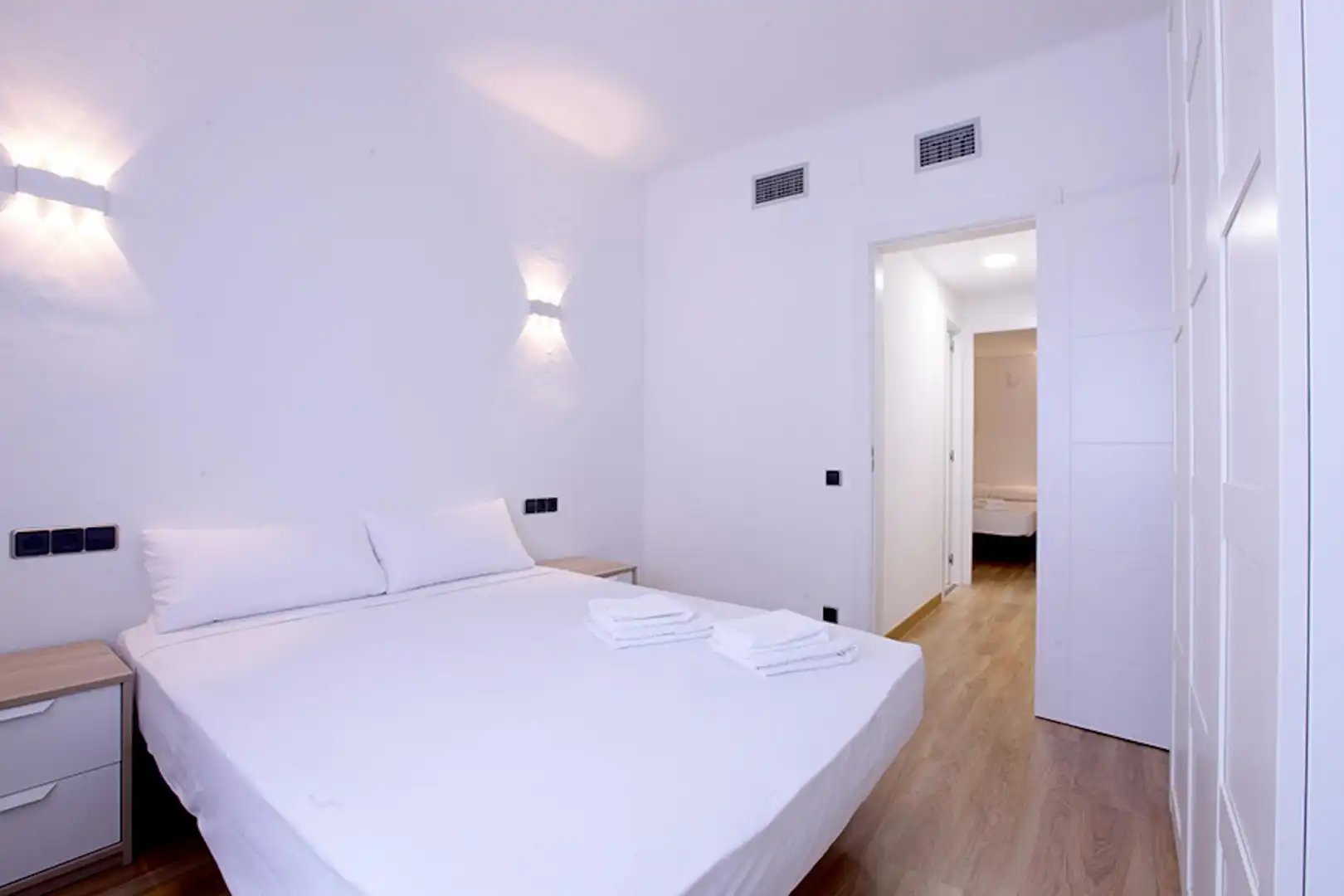 Bedroom of Flat for rent in Barcelona  with Air Conditioner, Heating and Furnished