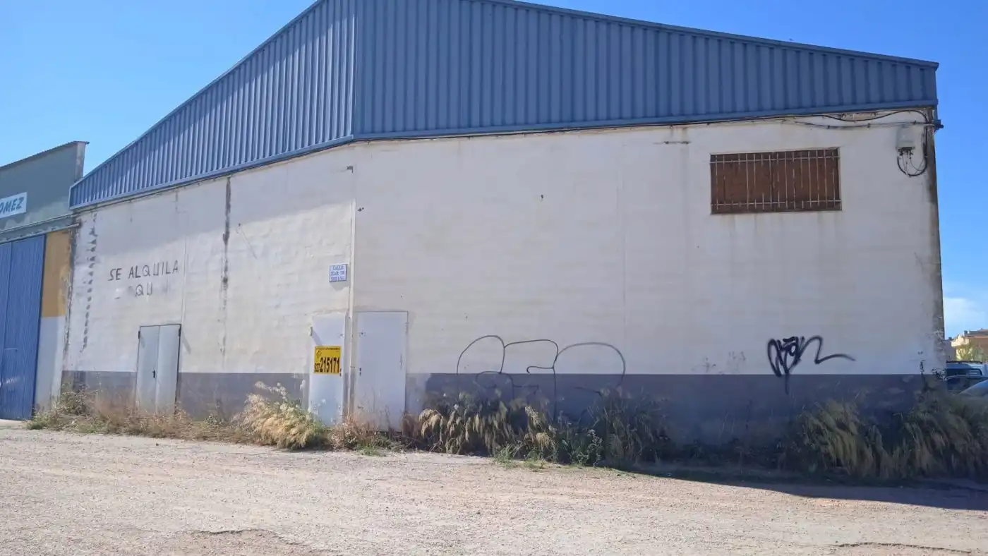Industrial building to rent in Nuevo Cáceres