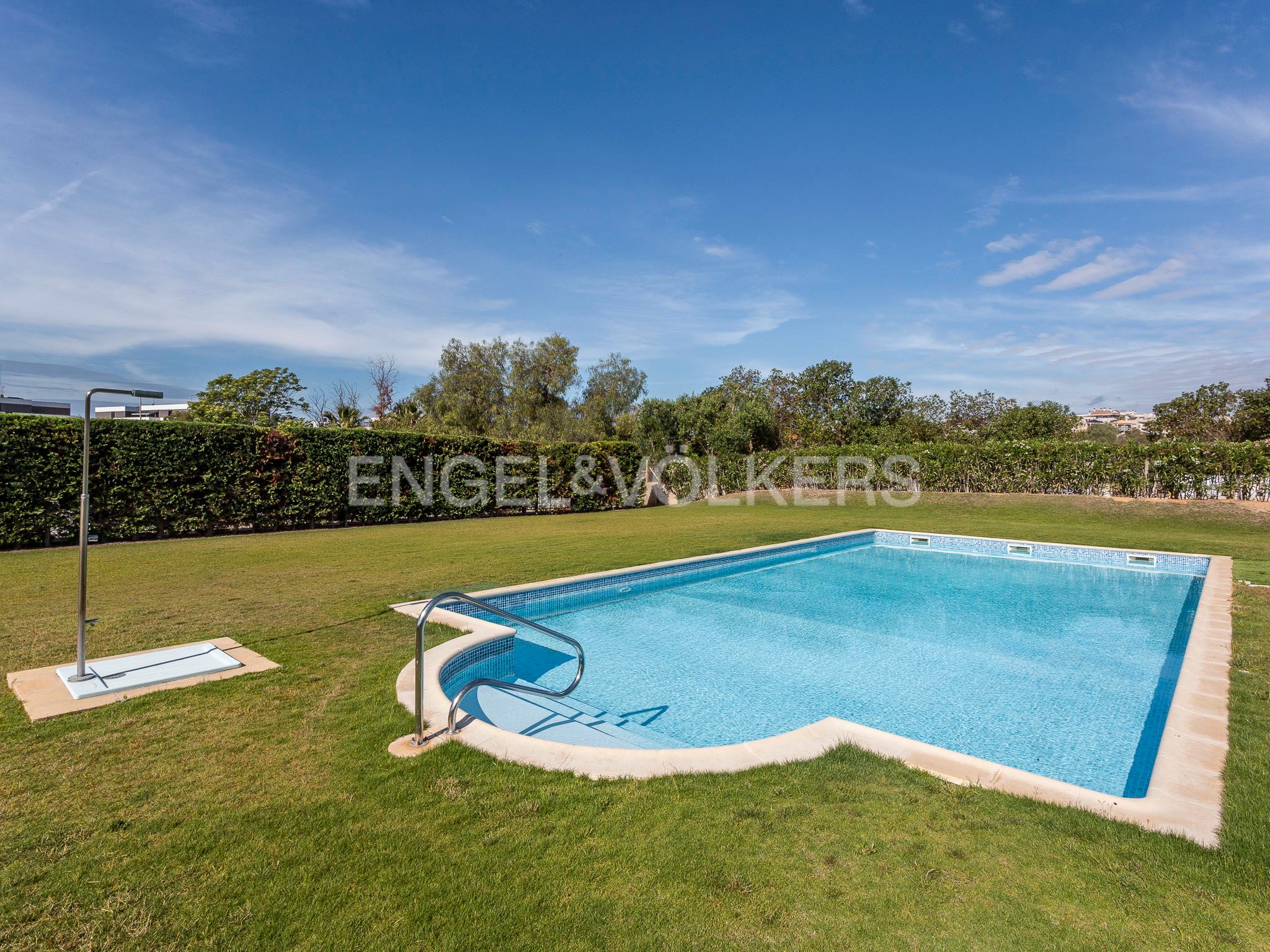 Piscina de Apartament de lloguer en Sitges amb Aire condicionat, Calefacció i Terrassa