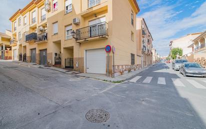 Vista exterior de Casa adosada en venda en Las Gabias amb Aire condicionat, Calefacció i Terrassa