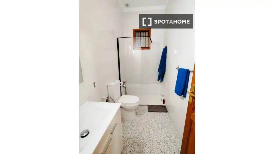 Dormitori de Apartament per a compartir en San Bartolomé de Tirajana amb Aire condicionat, Terrassa i Moblat
