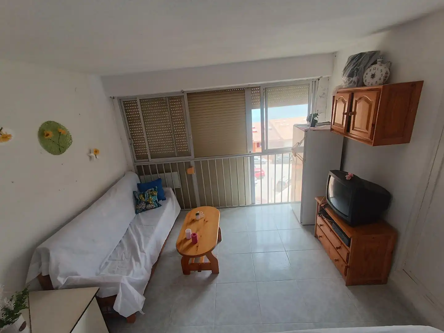Sala d'estar de Estudi en venda en La Manga del Mar Menor amb Traster i Moblat