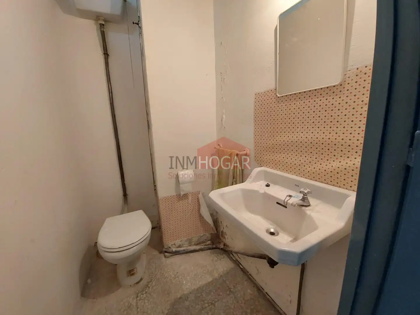 Bathroom of Garage for sale in Ávila