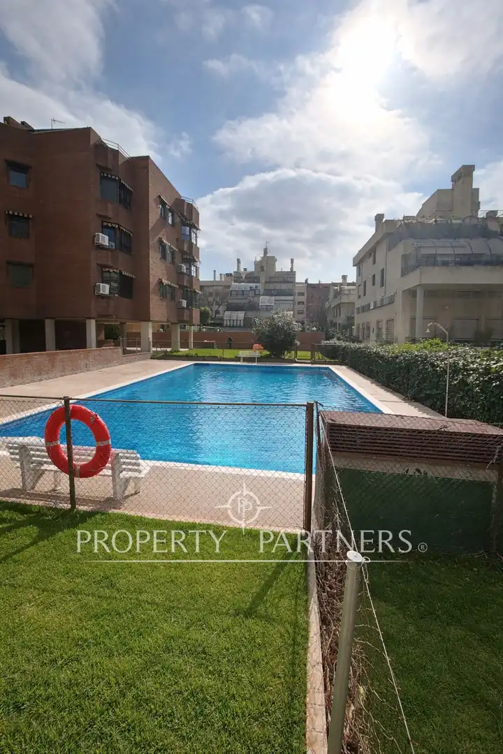 Wohnungen zur Miete in Calle de Asura, San Juan Bautista, Ciudad Lineal