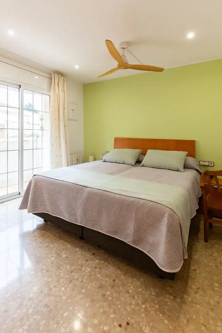 Schlafzimmer von Haus oder Chalet zum Verkauf in Canet de Mar mit Klimaanlage, Heizung und Terrasse