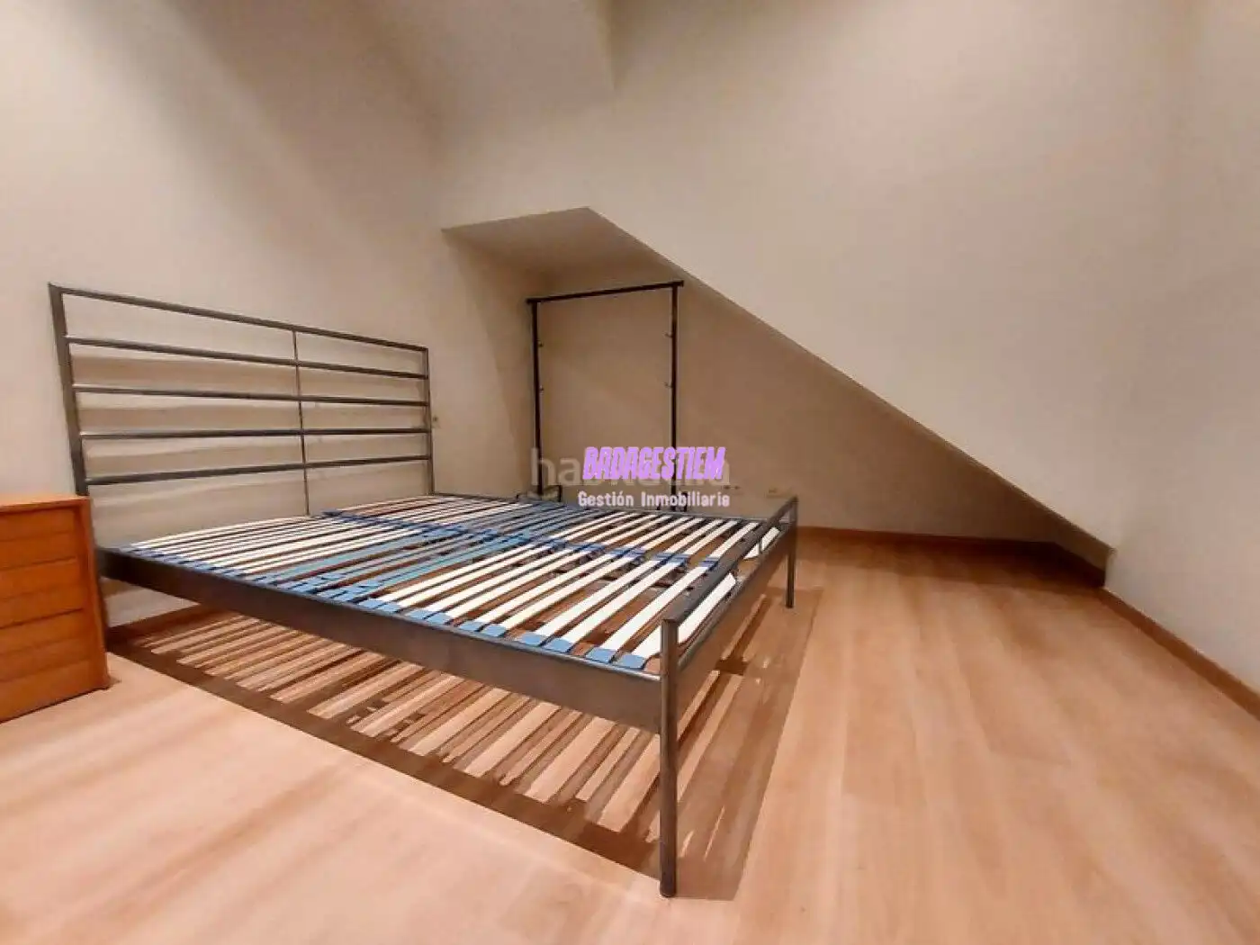 Habitación de Estudio de alquiler en Badalona con Parquet y Amueblado