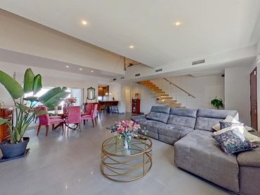 Villa con piscina in vendita a Calle Madrid
