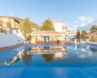 Piscina de Casa adosada en venda en  Granada Capital amb Calefacció, Jardí privat i Terrassa