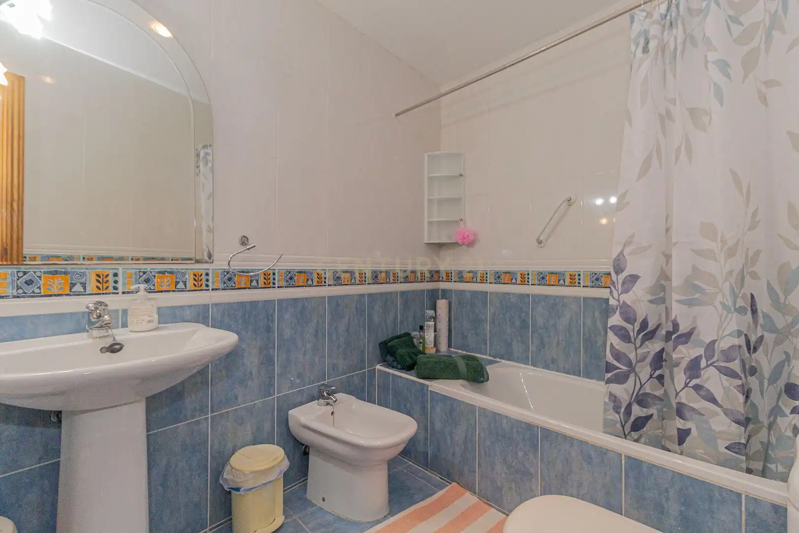 Baño de Apartamento en venta en Calpe / Calp con Aire acondicionado, Trastero y Piscina comunitaria