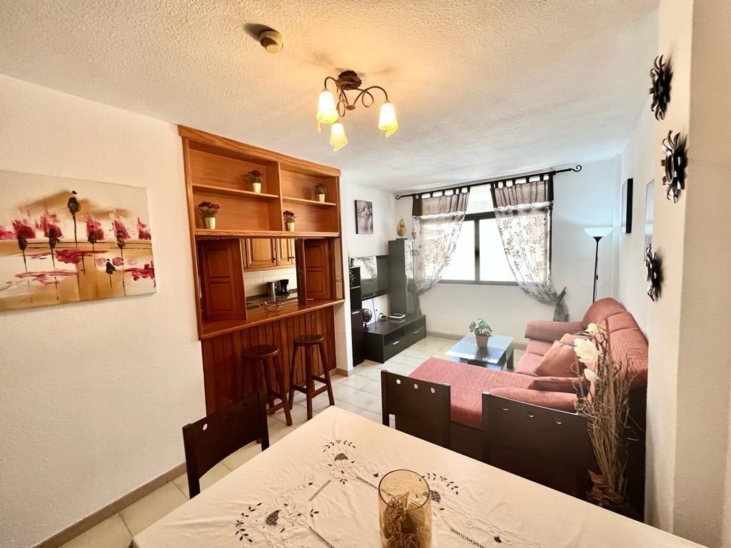 Sala d'estar de Apartament de lloguer en Granadilla de Abona amb Moblat