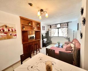 Sala d'estar de Apartament de lloguer en Granadilla de Abona amb Moblat