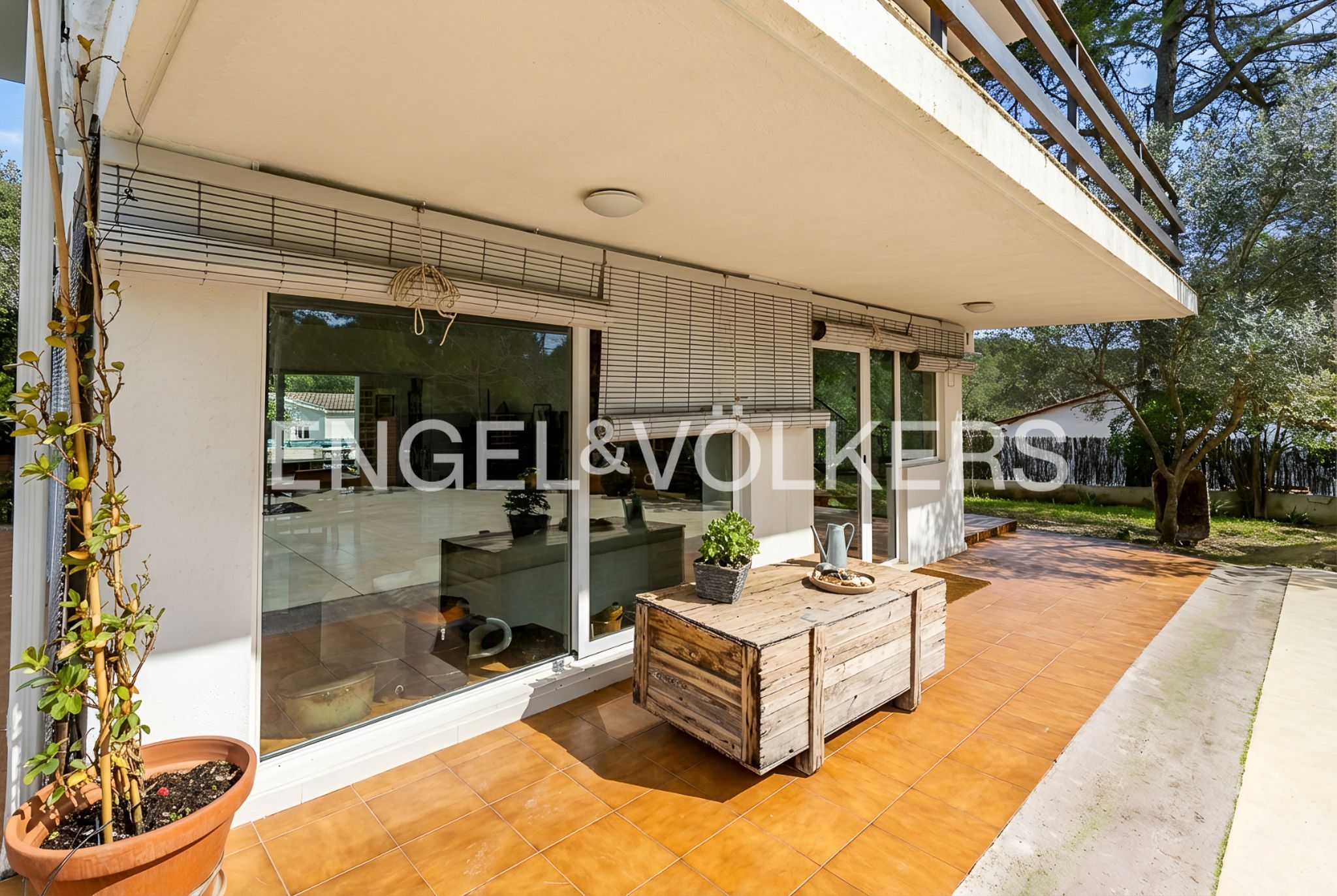 Terrassa de Casa o xalet en venda en Sant Cugat del Vallès amb Aire condicionat, Calefacció i Jardí privat