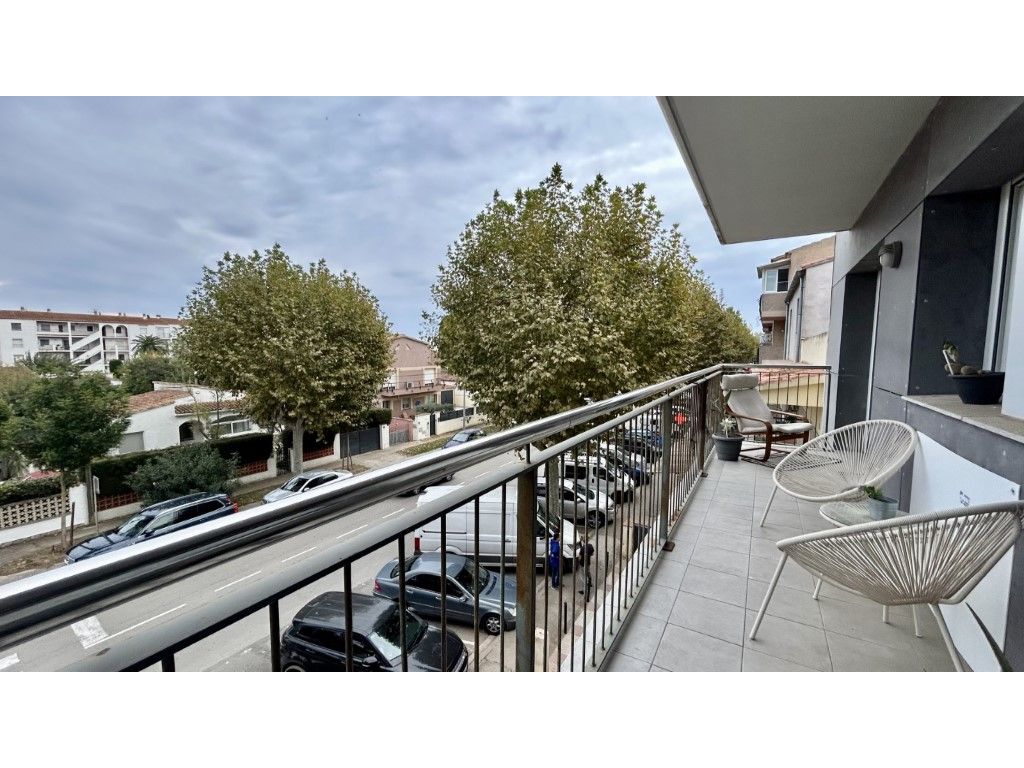 Vista exterior de Apartament en venda en Empuriabrava