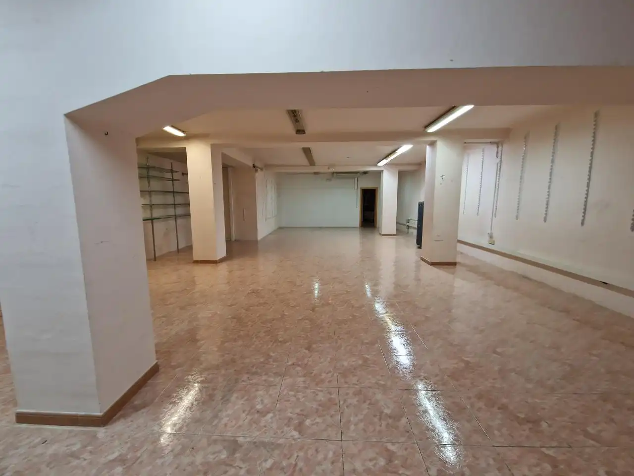 Local comercial en venda a Carrer de la Unió, imagen 7