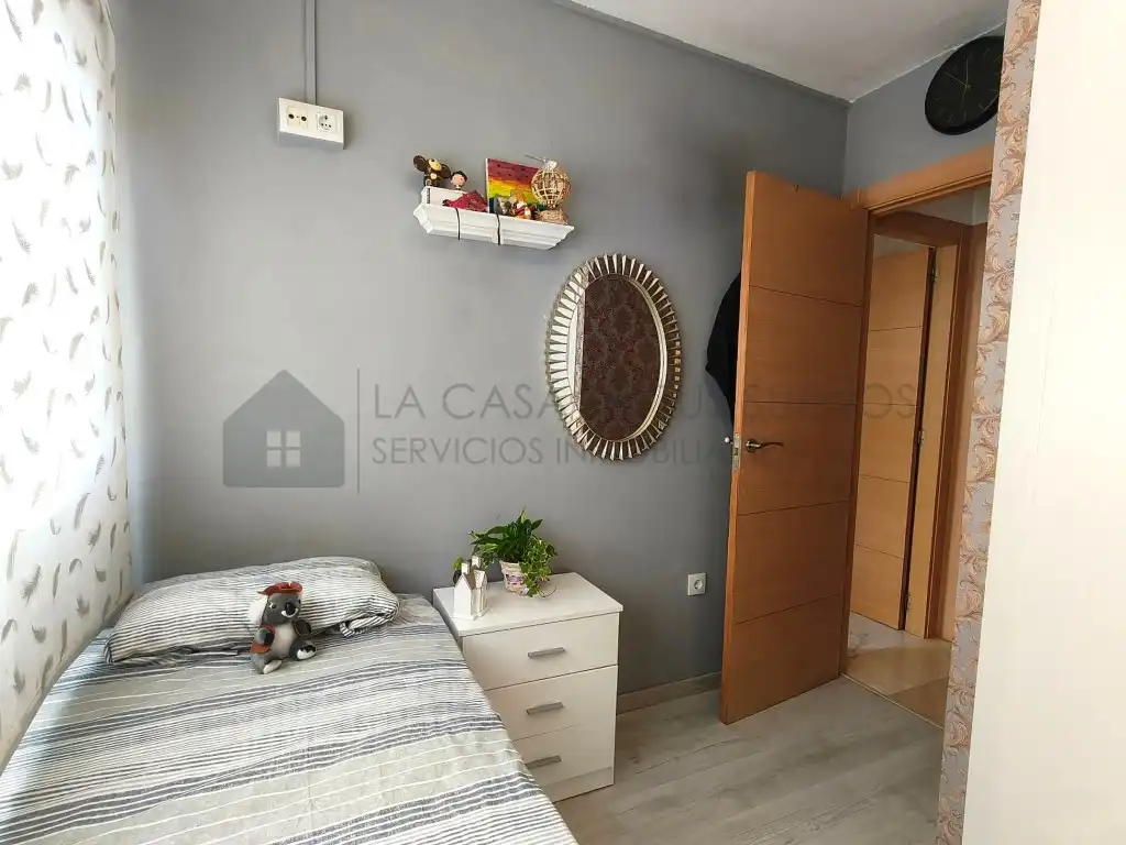 Schlafzimmer von Einfamilien-Reihenhaus zum Verkauf in Petrer