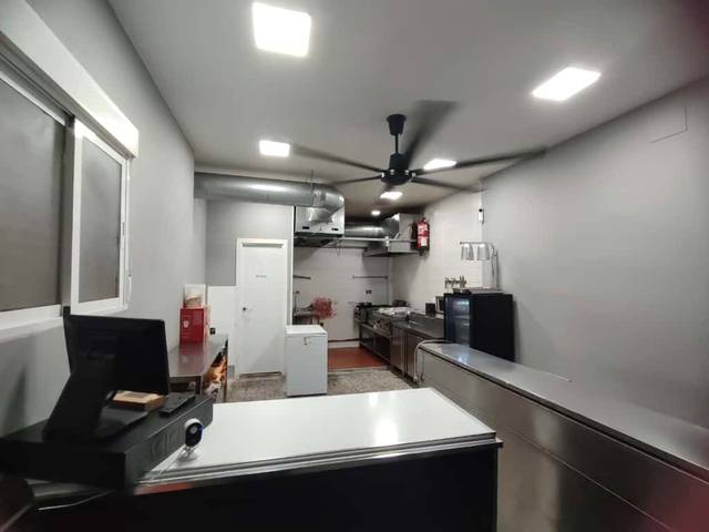 Local comercial en Alquiler en Calle Vicente Aleixandre, 4 en Girón - Las Delicias