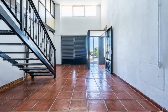 Local comercial en Venta en Avenida de Santa Cruz, 14 en San Isidro